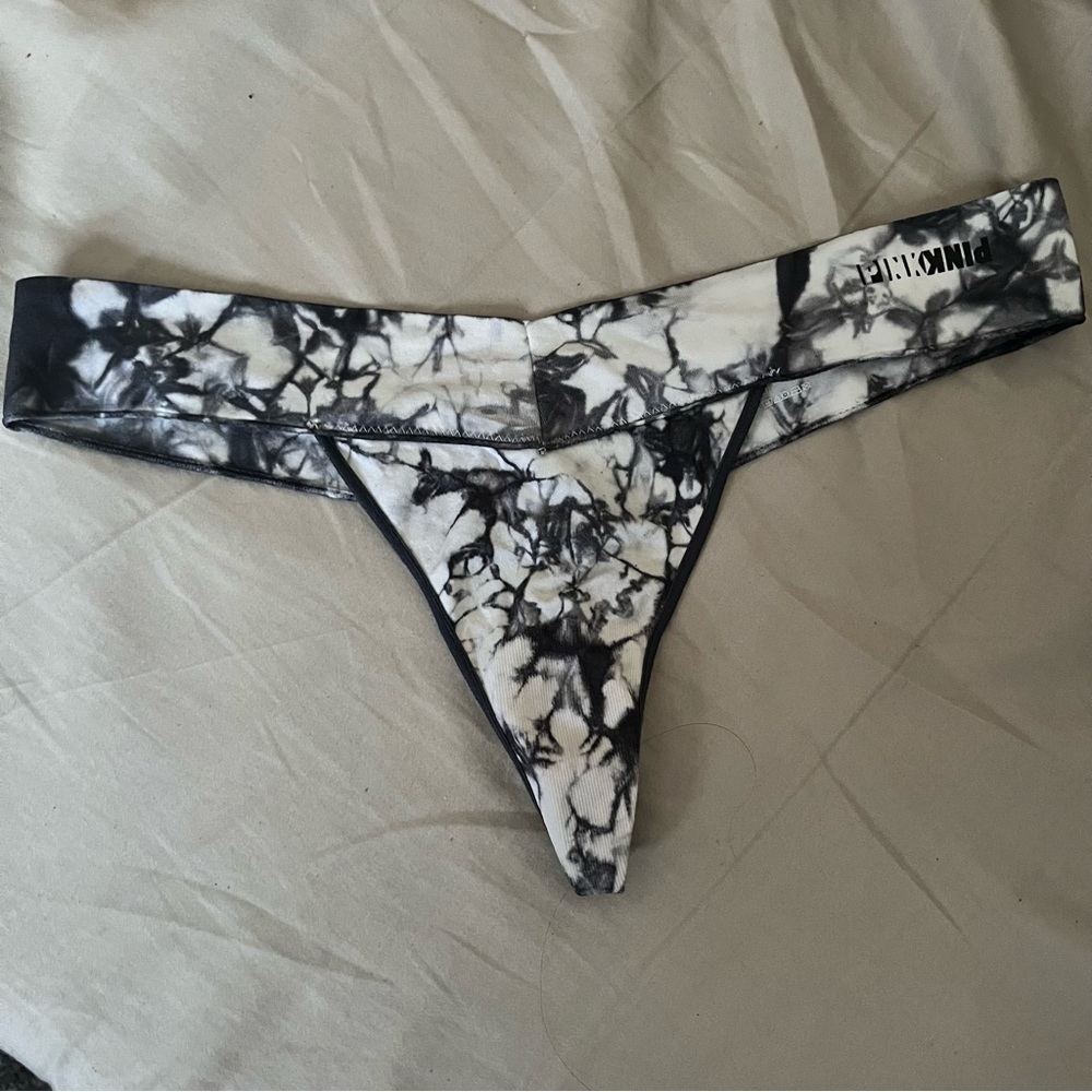 VS PINK Thong